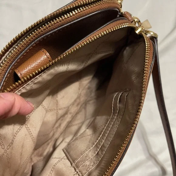 Michael Kors Brown Crossbody Bag Sleek Design - Picture 8 of 12